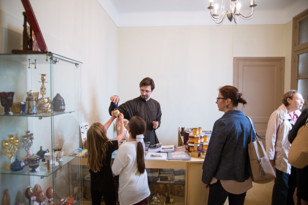 Le salon de thé et la librairie Sainte-Geneviève sont désormais ouverts !