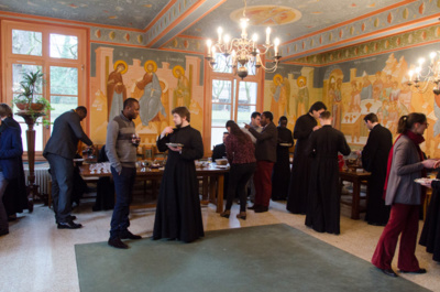 Des étudiants et jeunes professionnels des paroisses d'Athis-Mons, Juvisy et Paray-Vieille-Poste nous ont rendu visite Des étudiants et jeunes professionnels des paroisses d'Athis-Mons, Juvisy et Paray-Vieille-Poste nous ont rendu visite