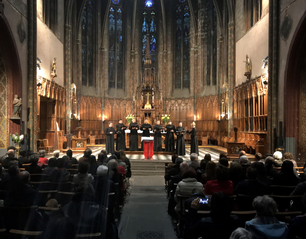 Concert du chœur du Séminaire dans l'église Saint-Genès-des-Carmes à Clermont-Ferrand
