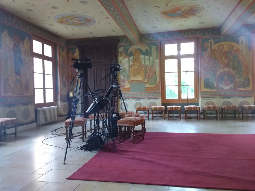 Nos diffusions en direct se poursuivront de manière permanente Nos diffusions en direct se poursuivront de manière permanente