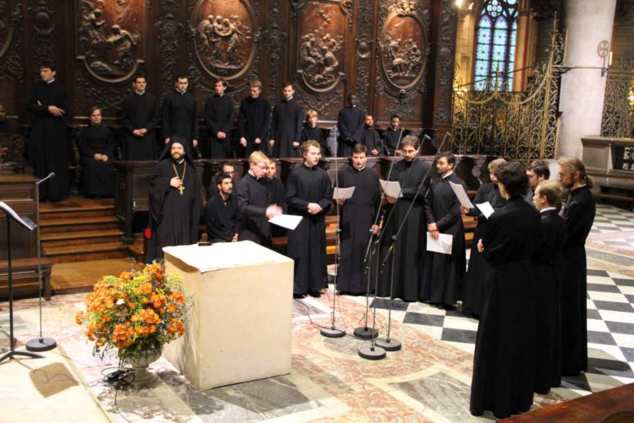 Le choeur du Séminaire participe aux vêpres orthodoxes à Notre-Dame de Paris