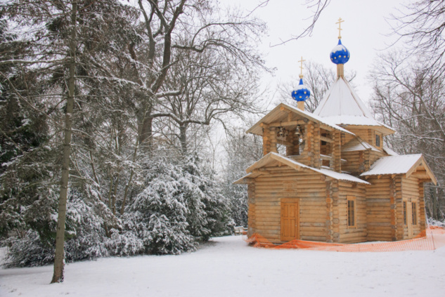 Quelques photographies du séminaire et de son église en bois sous la neige