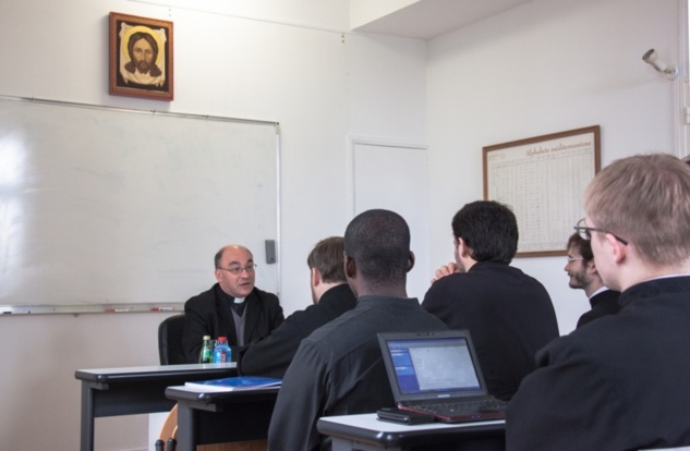 M. Philippe Molac a donné une conférence sur l'École française de spiritualité