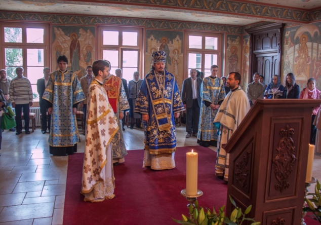 Mgr Nestor a présidé la divine liturgie de la fête de la Nativité de la Mère de Dieu dans la chapelle du séminaire