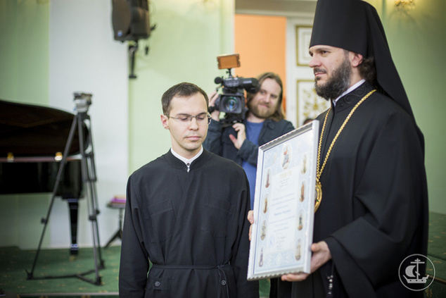 Notre séminariste Maxime Nikulin décoré meilleur élève du Séminaire orthodoxe de Saint-Pétersbourg
