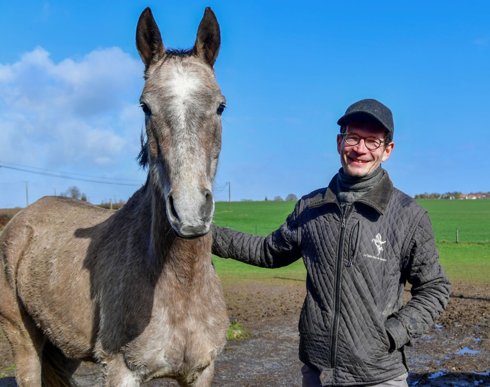 Le Maine Libre: "Prêtre, écrivain et berger, la vie peu ordinaire d’Alexandre Siniakov" Le Maine Libre: "Prêtre, écrivain et berger, la vie peu ordinaire d’Alexandre Siniakov"