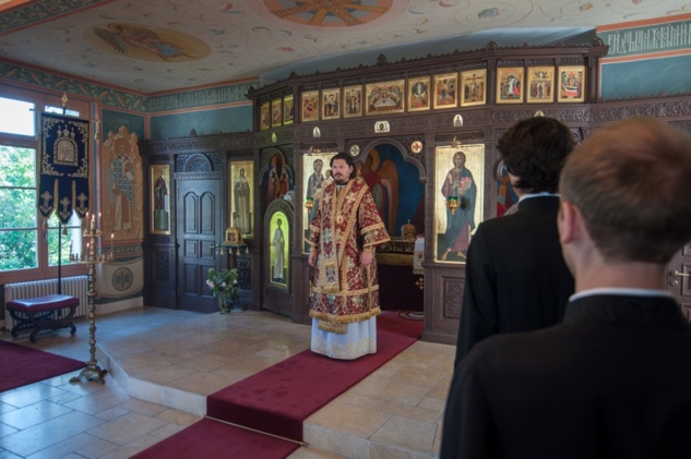 Mgr Nestor a présidé au séminaire la célébration de la divine liturgie
