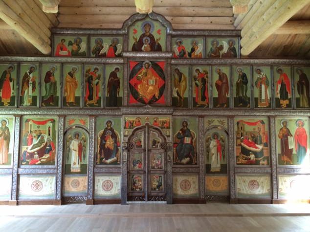 L'iconostase de l'église en bois du séminaire a été installée L'iconostase de l'église en bois du séminaire a été installée