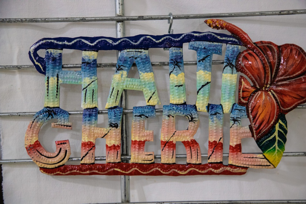 Exposition-vente des objets d'art et d'artisanat haïtiens Exposition-vente des objets d'art et d'artisanat haïtiens