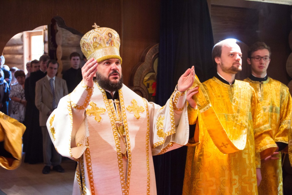 Liturgie avec le recteur et les séminaristes de l'Académie de théologie de Saint-Pétersbourg