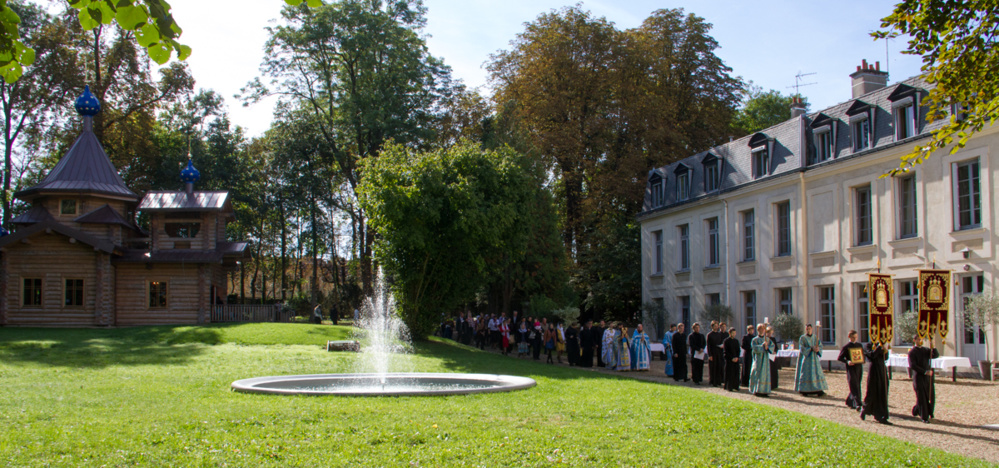 Fête patronale de l'église en bois Notre-Dame-de-la-Nativité