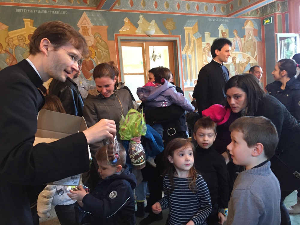 Fête de Pâques au Séminaire avec les sapeurs-pompiers du Val-d'Yerres et leurs familles Fête de Pâques au Séminaire avec les sapeurs-pompiers du Val-d'Yerres et leurs familles