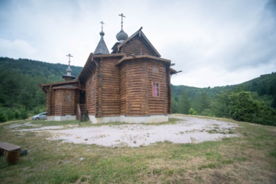 Liturgie dans l'église en bois de Sylvanès
