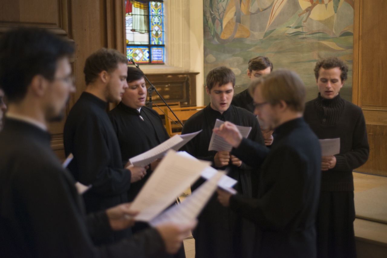 Chant de l'hymne acathiste à sainte Geneviève à l'église Saint-Martin de Meudon