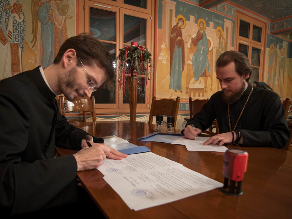 Signature d'une convention de collaboration entre le Séminaire et l'Université orthodoxe de Moscou