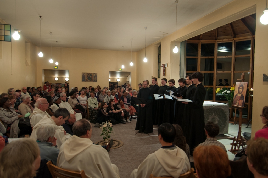Le chœur du séminaire a participé à la nuit de prière au Prieuré Saint-Benoît d'Étiolles