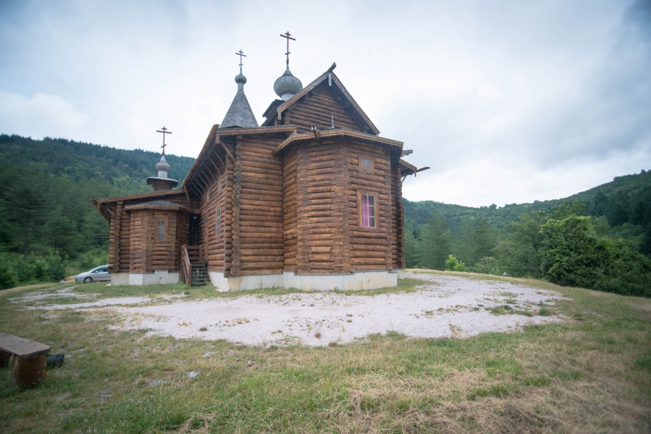 Liturgie dans l'église en bois de Sylvanès