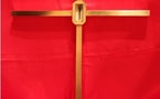 Le séminaire reçoit en don le reliquaire avec l'épine de la Sainte Couronne du Seigneur