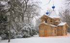 Quelques photographies du séminaire et de son église en bois sous la neige